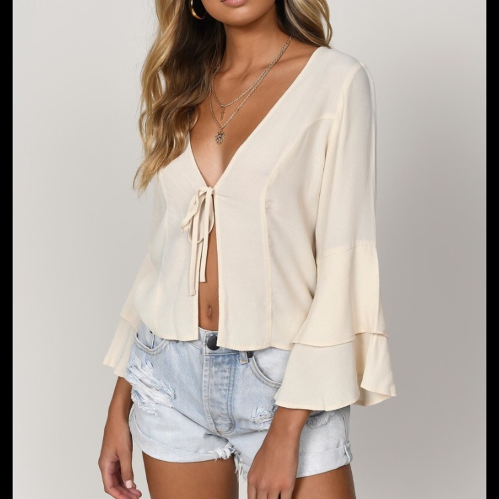 Ruffled sleeve blouse